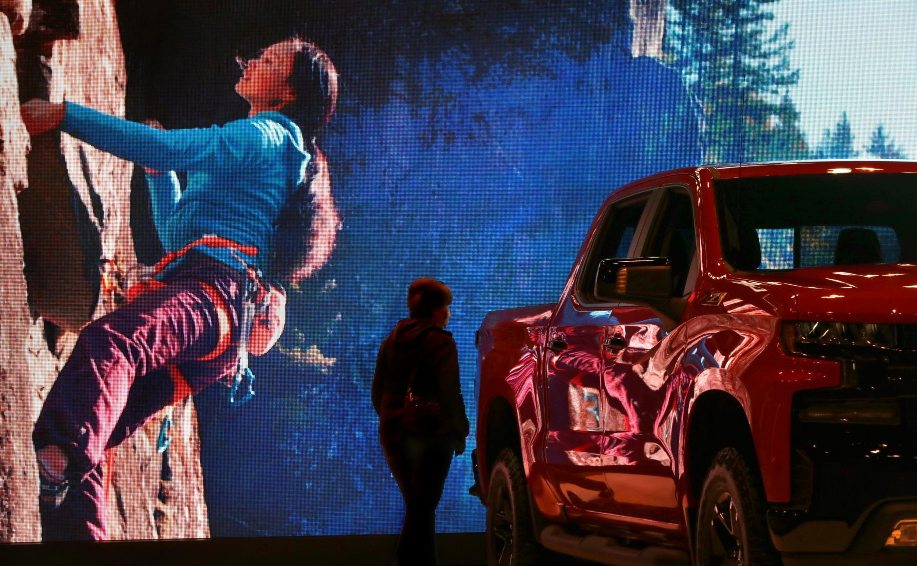 St. Louis Auto Show opens at America's Center
